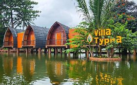 Chevilly Resort & Camp